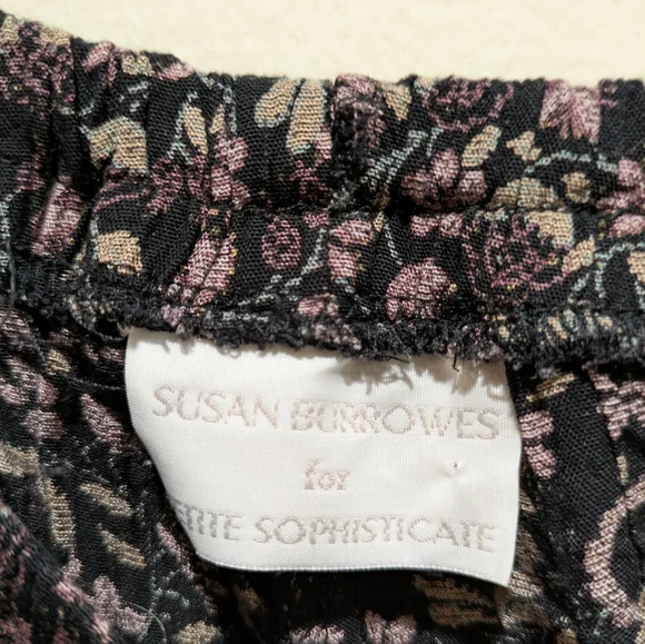 Petite Sophisticate Black and Pink Floral Pants Size 6p - Picture 4 of 6